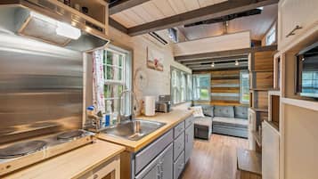 Fridge, microwave, coffee/tea maker, toaster