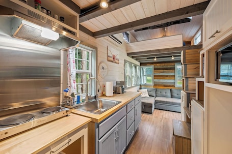 Fridge, microwave, coffee/tea maker, toaster. 4 Tiny Ranch Cabin | Animals Fire Pit | Fossil Rim