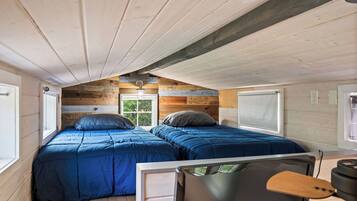 2 bedrooms, bed sheets