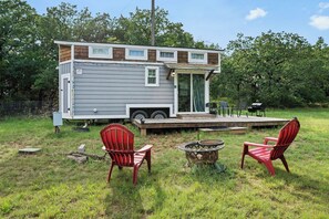 Terrace/patio - 4 Tiny Ranch Cabin | Animals Fire Pit | Fossil Rim (Hico)