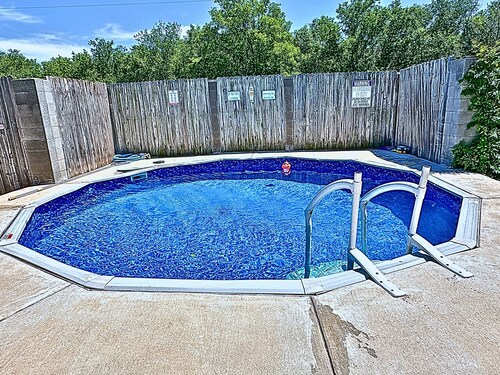 Texas Speedway Retreat: Desk + Cowboy Dipping Pool