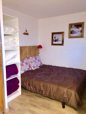 2 bedrooms, free WiFi - Nice 3 room apartment on the 2nd floor, south facing, mountain / resort view (VAL THORENS)