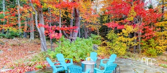 Open & inviting home near the ocean w/free WiFi, firepit, & private washer/dryer