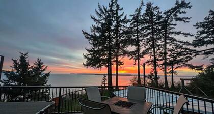 Luxury Home w/Exercise Pool & Hot Tub, Free WiFi, Fire Pit, Deck, & Game Room