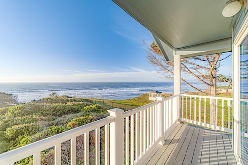 Dog-friendly ocean view home with WiFi, remote work spaces, and washer/dryer
