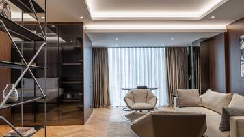 Business Double Room | Premium bedding, down comforters, minibar, desk