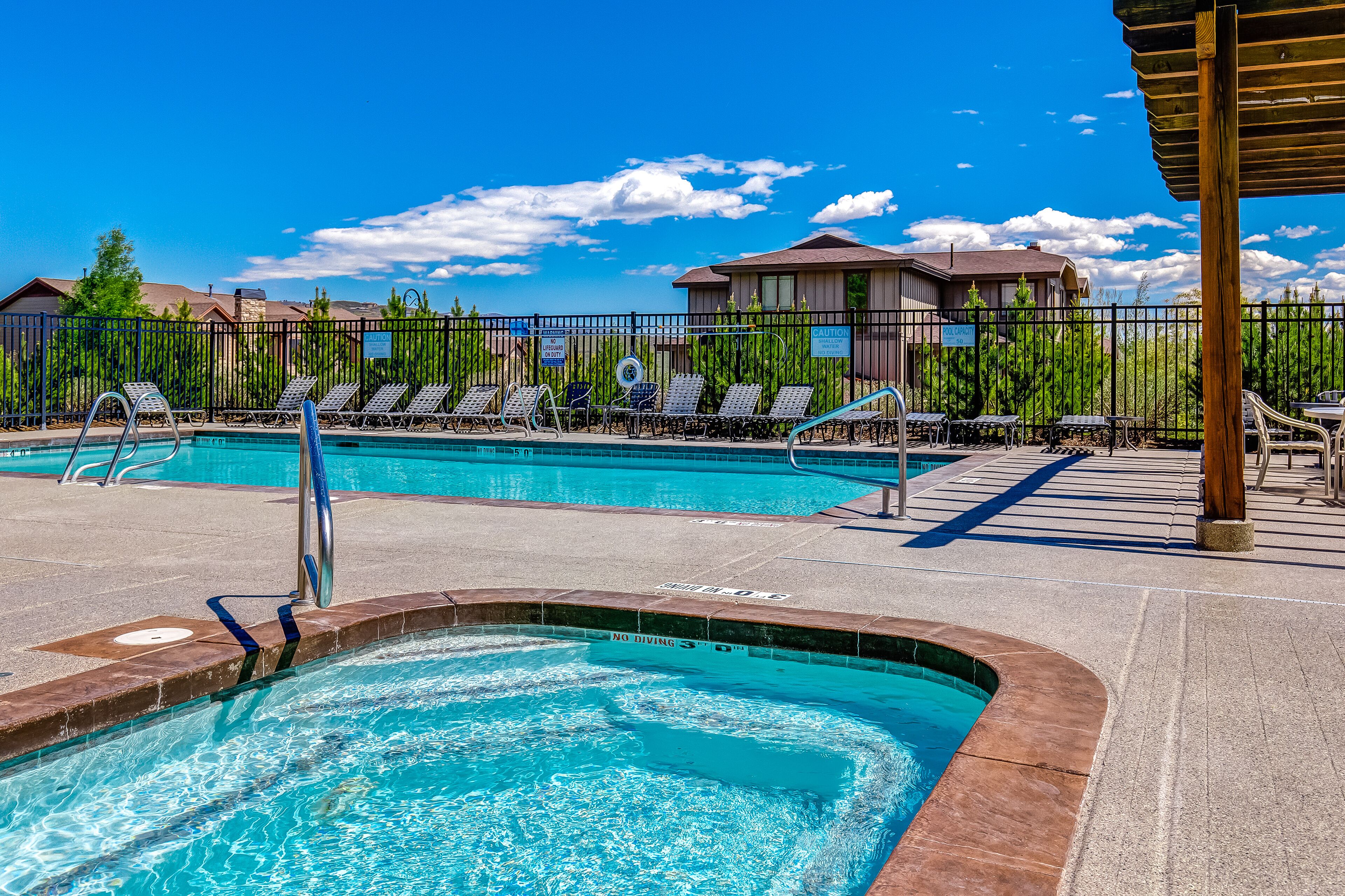 Ski view condo with fast WiFi, private grill, easy ski access, pool, & hot tub