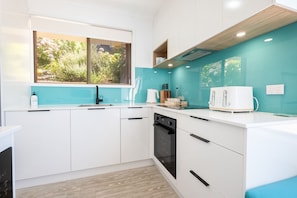 Fridge, microwave, oven, dishwasher - Shore Line Villa @ The Blue Seas (Scamander)