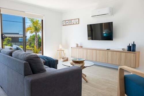 Shore Line Villa @ The Blue Seas
