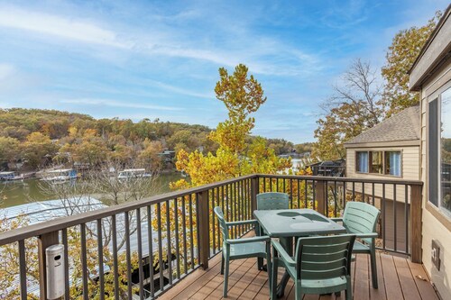Holiday Shores 30 - Three Bedroom Villa, Sleeps 8