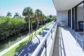 Unclassified image, 3 of 37, button