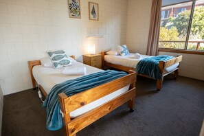 2 habitaciones, tabla de planchar con plancha y wifi gratis 