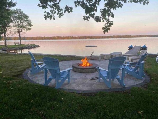 Property grounds - THE SHOREVIEW! (wahago)