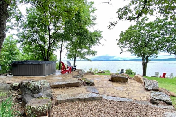 Perfect place to enjoy being on the lake on a 200-foot bluff