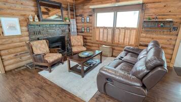 スマートテレビ、暖炉、テレビゲーム、卓球台