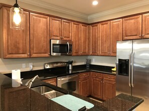 Fully furnished kitchen!