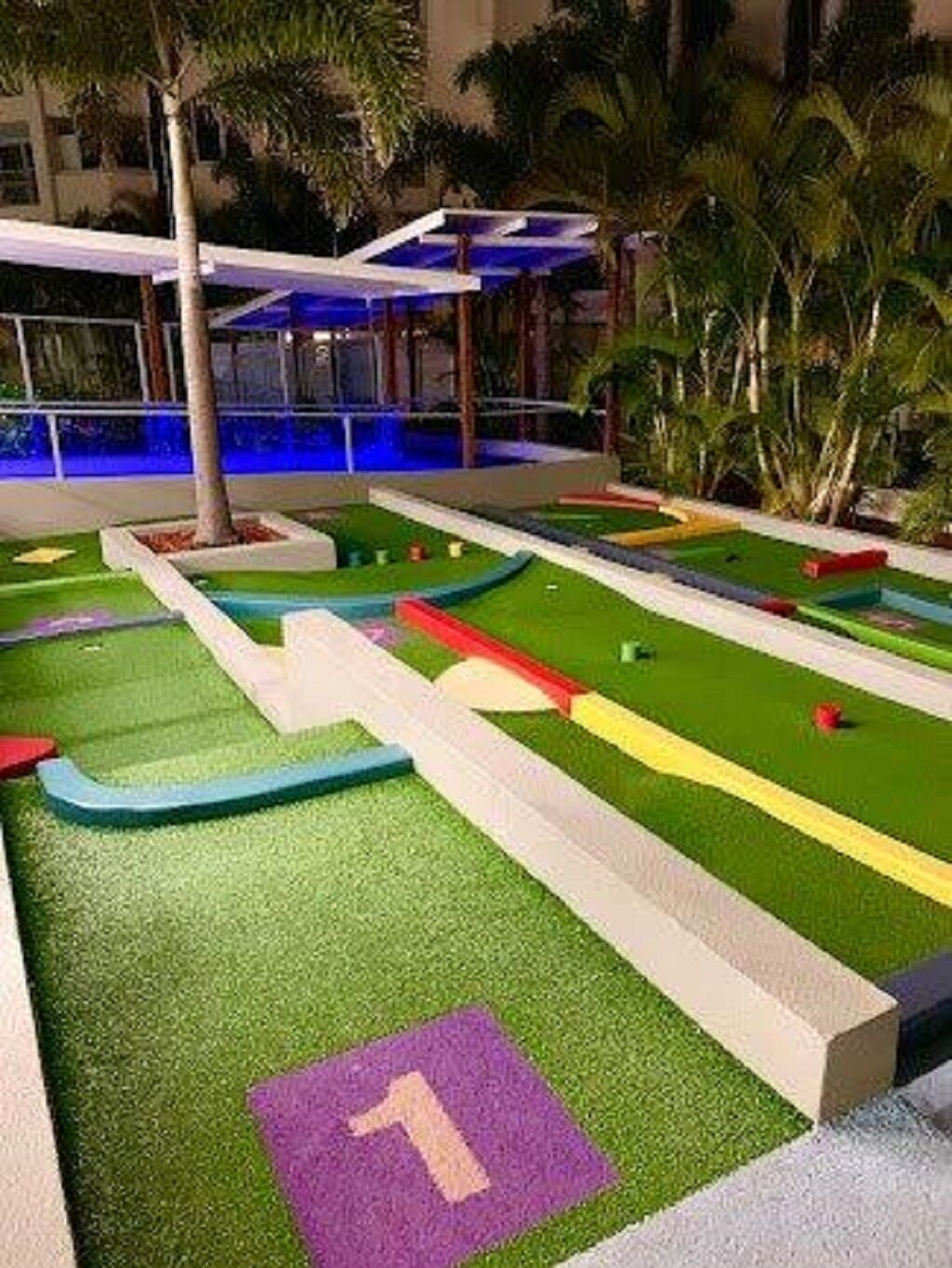 North Burleigh Family Resort opposite the Burleigh Esplanade and patrolled beach — image 8