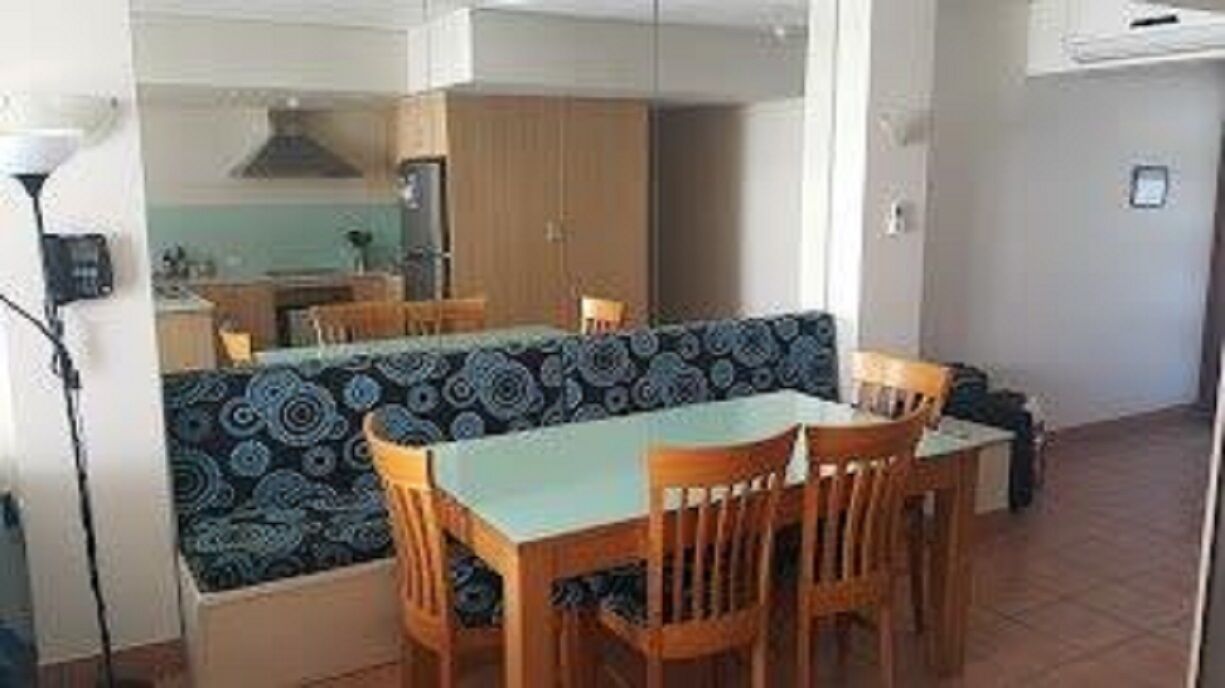 North Burleigh Family Resort opposite the Burleigh Esplanade and patrolled beach — image 3