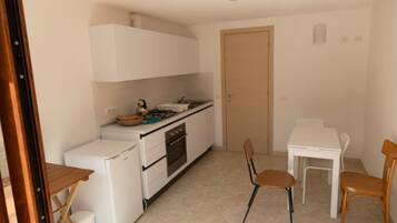 Frigorifero, forno, pentole/stoviglie/utensili