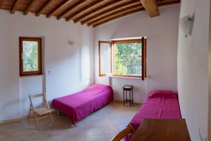 4 bedrooms, WiFi, bed sheets