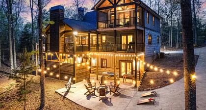 Luxe Cabin with Hot Tub, Fireplace, Fire Pit, Arcade, ADA Ramp, Massage Chair
