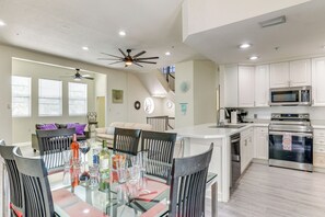 Interior - Clearwater Beach Hideaway: Walkable Location! (Clearwater Beach)