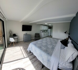 1 chambre, fer et planche à repasser, literie fournie