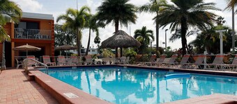 Satellite Motel - Pirate's Cove 108