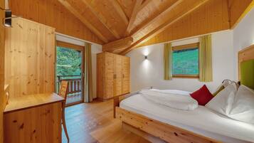 2 bedrooms, free WiFi, bed sheets
