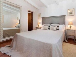 3 bedrooms, iron/ironing board, free WiFi, bed sheets - Villa 'Rocío' with Sea View, Wi-Fi and Air Conditioning (Binibequer)