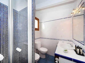 Shower, towels