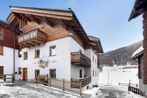 Apartment 'Arancione Al bait da Giulio' with Mountain View