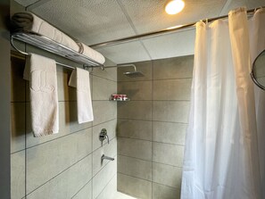 Club Room | Bathroom | Shower, free toiletries, hair dryer, bathrobes - Lords Eco Inn Belagavi (Belagavi)
