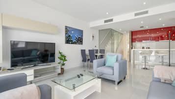 Een televisie en een dvd-speler