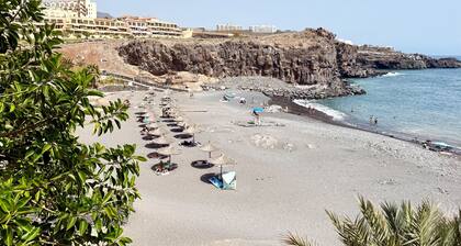 Pet Friendly Villa Azul close to the Beach with Pool, Garden, A/C and Wi-Fi