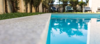 Villa "Our Dream Villas" avec vue sur la mer, piscine, jardin, terrasse, balcon et Wi-Fi.