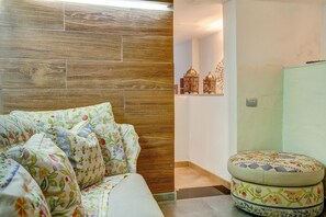 Interior - Holiday Home "Casa del Callejón" with Mountain View, Terrace & Outdoor Shower (Tejeda)