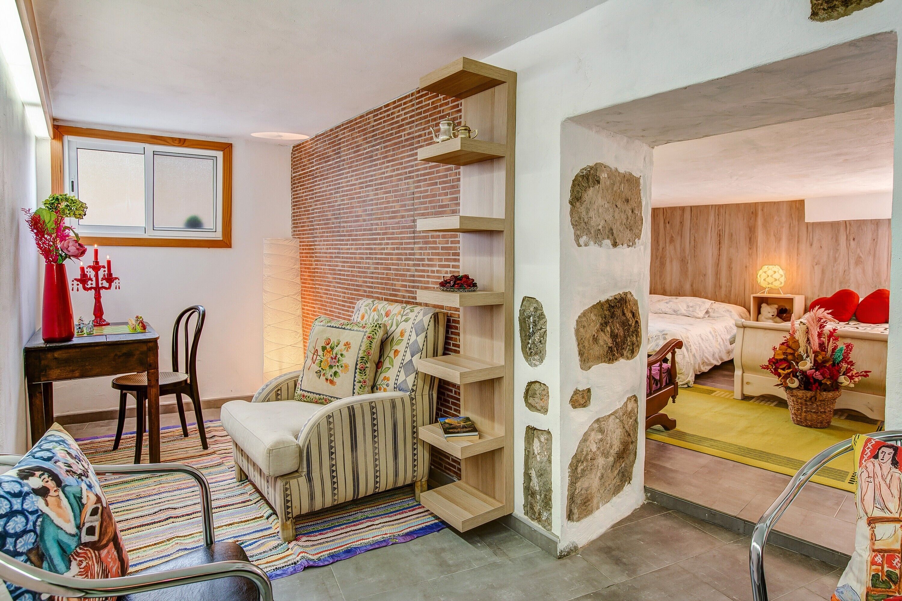 2 bedrooms, WiFi (free), bed sheets