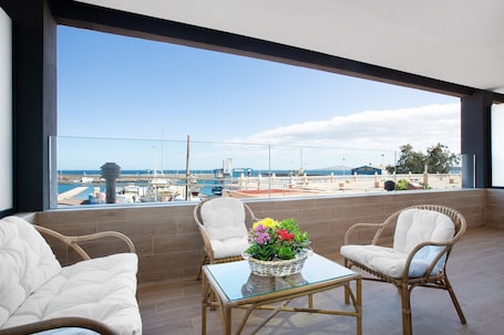 内装. Apartment "La Casita del Muelle" with Sea View, Terrace, Balcony & Wi-Fi