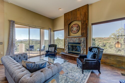 Sedona Blue Jay Close Access To Numerous Trails, Hot Tub, Patio, Walkable
