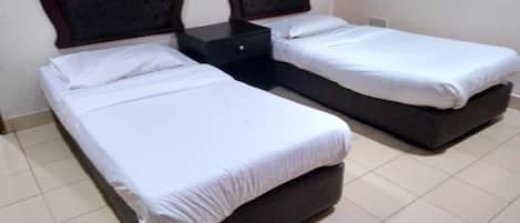Deluxe Twin Room | Free WiFi, bed sheets