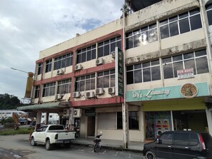 Exterior - OYO 90376 Centre Point Hotel (Limbang)