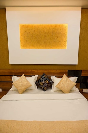 Free WiFi, bed sheets - Hotel Golden Bliss (Bhopal)