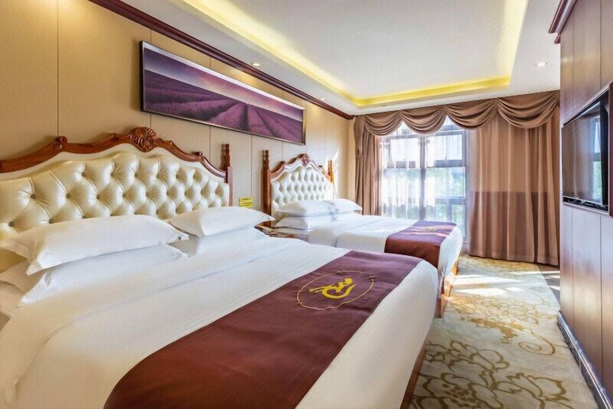 Executive Room | Blackout drapes, free WiFi, bed sheets