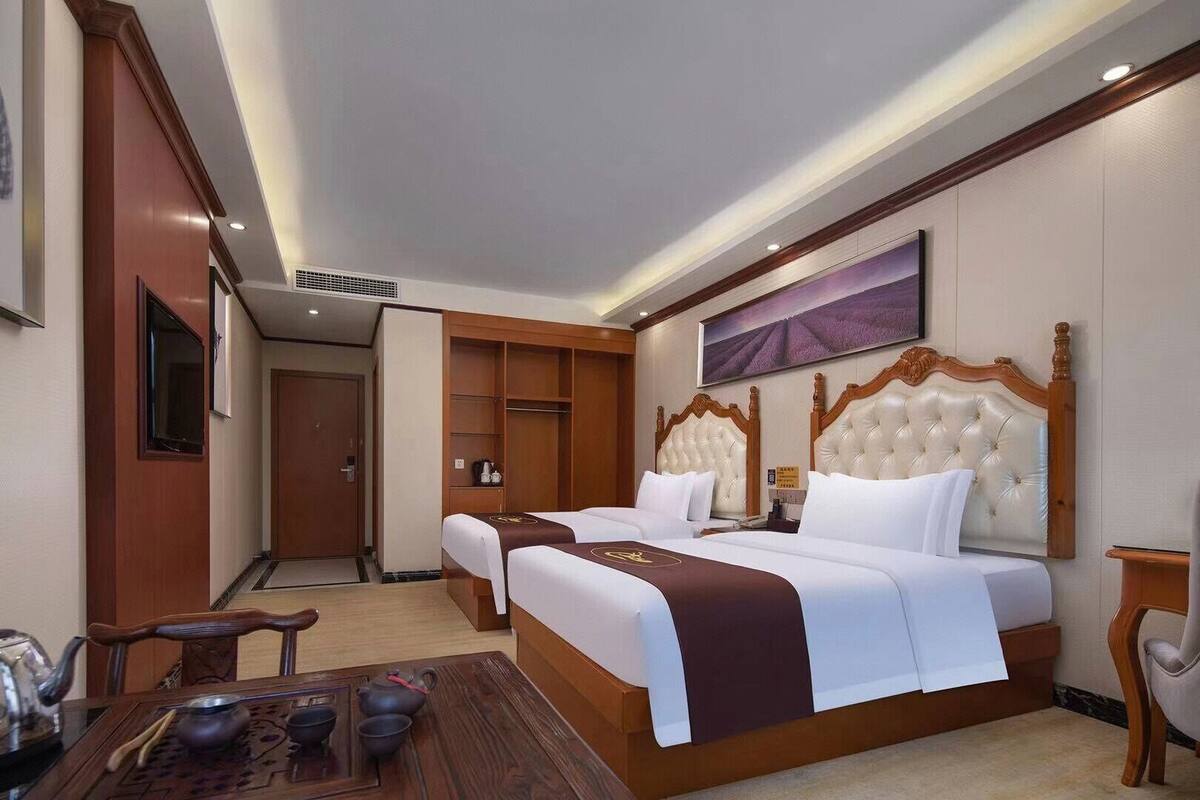 Habitación Business con 2 camas individuales | Cortinas opacas, wifi gratis, ropa de cama