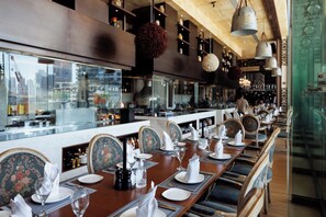 Daily buffet breakfast for a fee - Ramee Dream Hotel Downtown (Dubai)