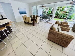 Interior - BIG Family home, Bribie Holidays, Sandstone Point Hotel Events! (Sandstone Point)