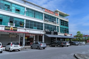 Exterior - OYO 90375 Reggae Inn (Bintulu)