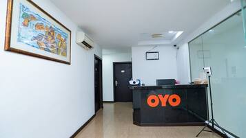 Quầy tiếp tân