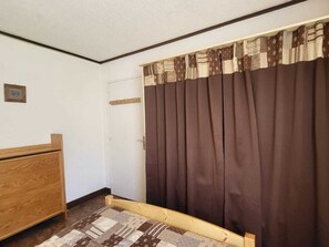 1 bedroom, free WiFi - 2-room South/West with Wifi in Tignes, 5 sleeps, mountain view (Tignes)